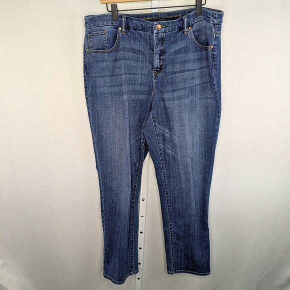 NWOT Chico's Size 14 Slimming Girlfriend Ankle Mid Rise Jeans Casual Denim - Picture 1 of 10
